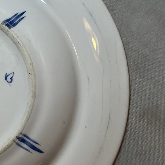 Deborah Sears ISIS Bowl Playful Monkey Sitting on a Pillow England 7 2/8" - Picture 7 of 7